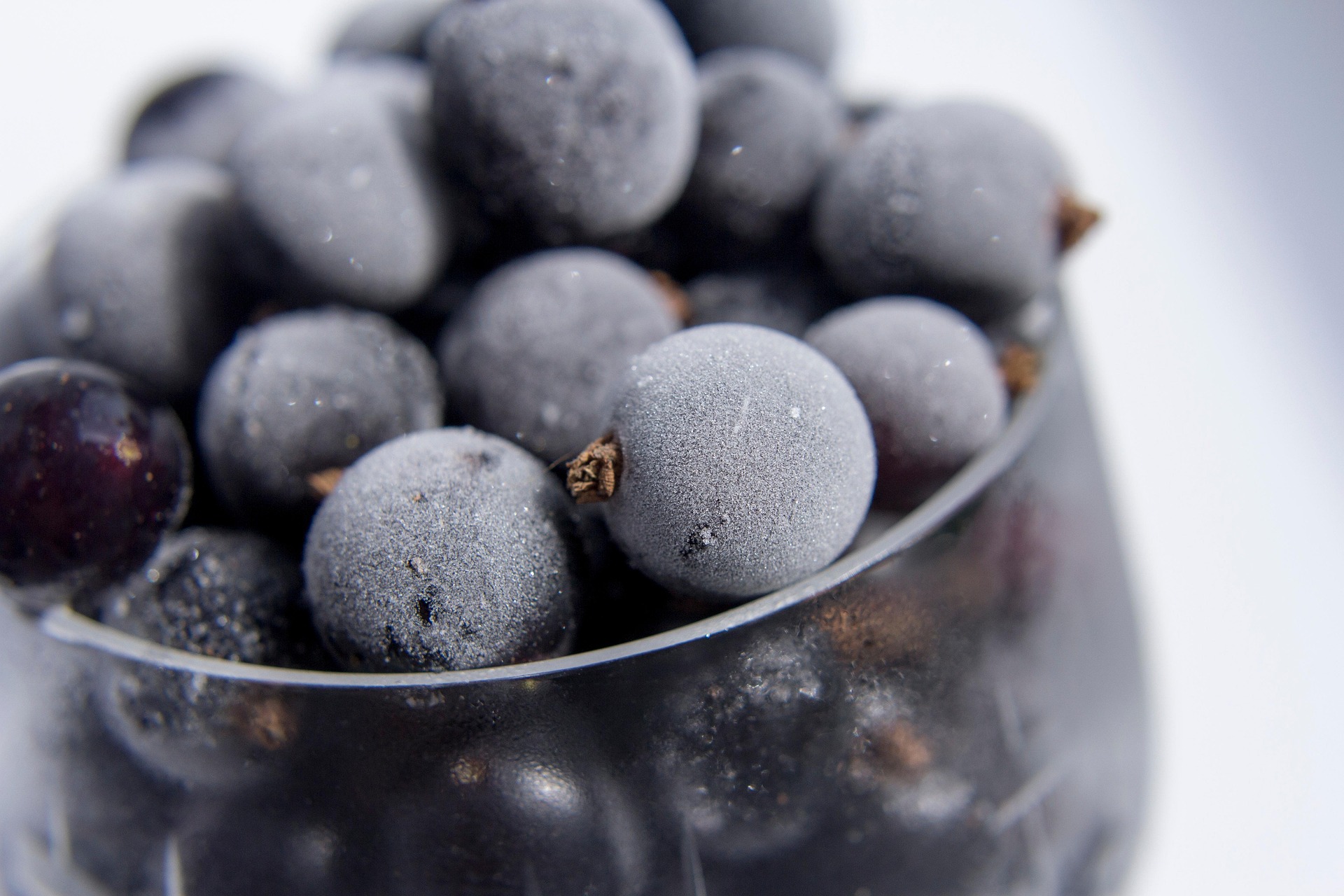 Small, dark currants, dried from Black Corinth grapes